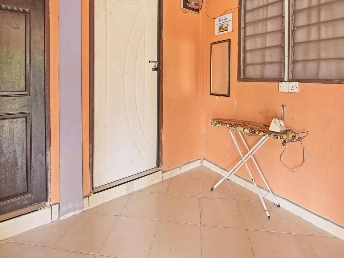 Oyo 90454 Haza Harmoni Guesthouse โกตาบารู ภายนอก รูปภาพ